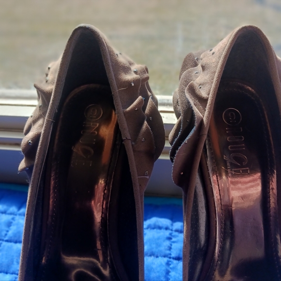 Size 9 New Deep lavender Rogue heels - Picture 4 of 5